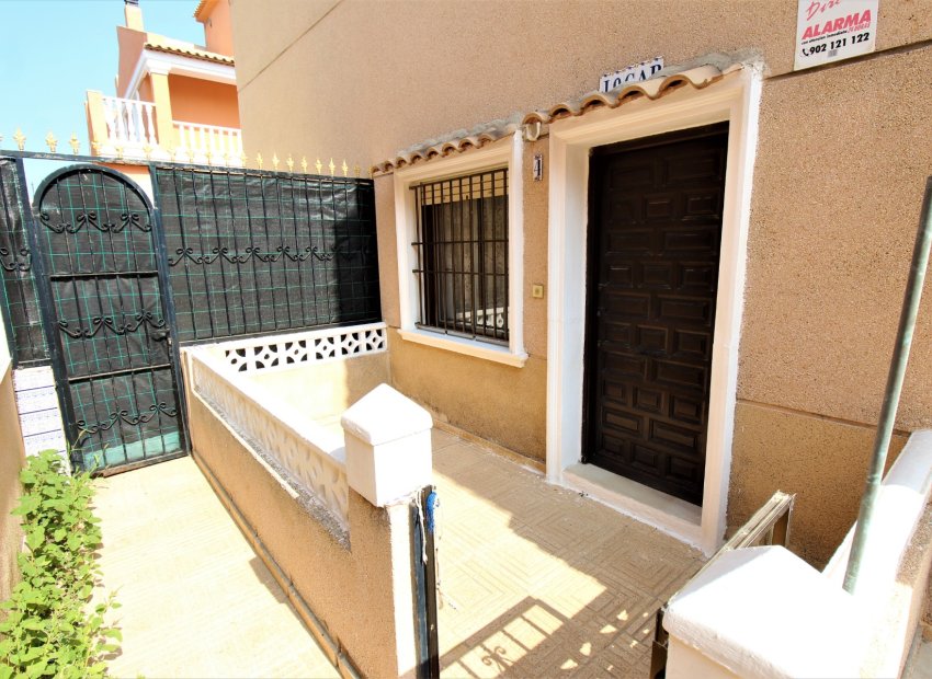 Resale - Bungalow - La Mata - Pueblo/ PLAYA