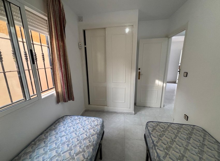 Resale - Bungalow - Torrevieja - La Siesta - El Salado - Torreta