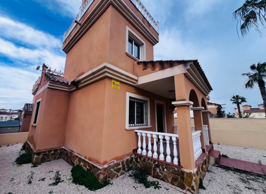 Resale - Chalet - Algorfa - Urb. lo crispin