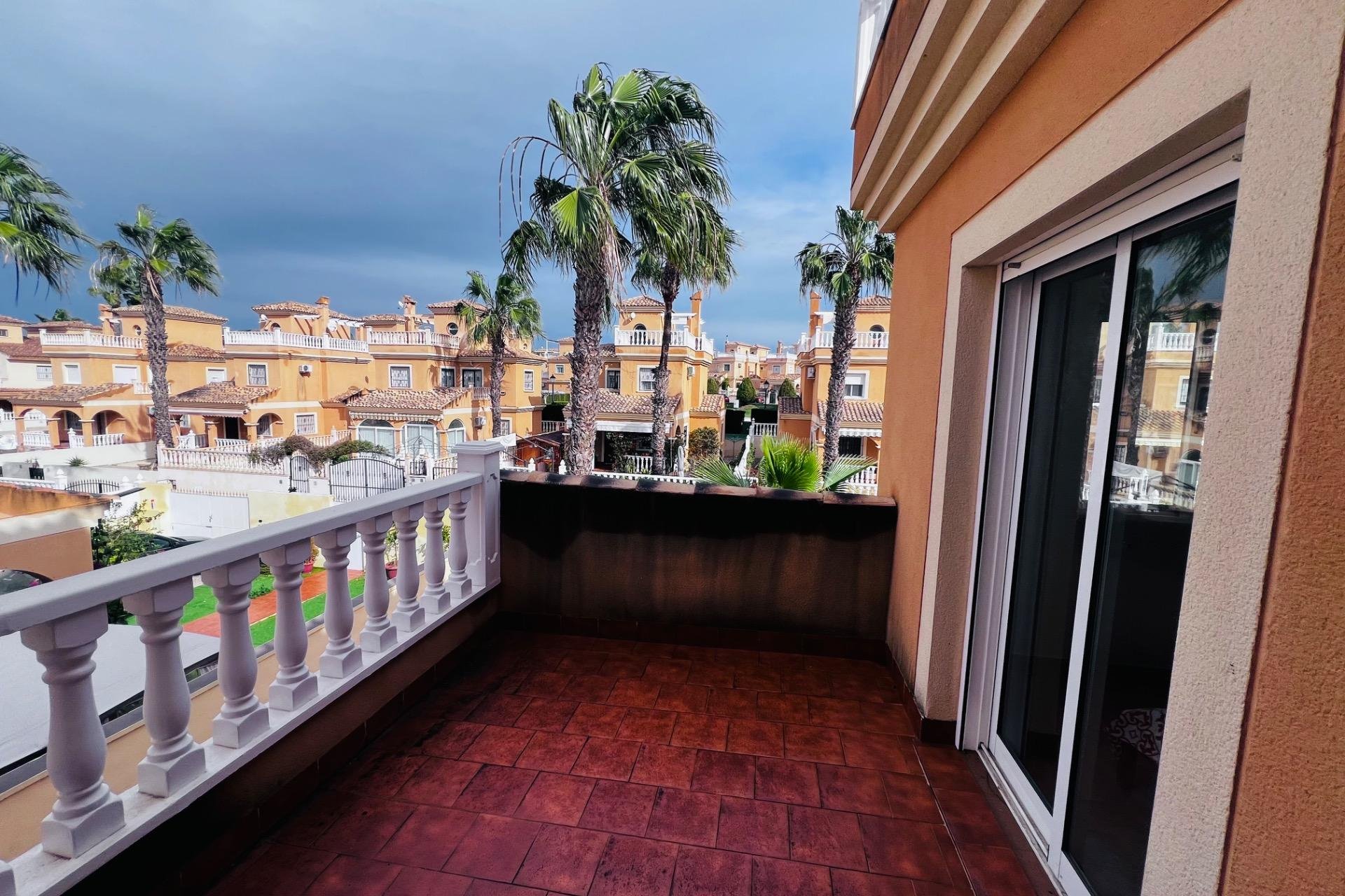 Resale - Chalet - Algorfa - Urb. lo crispin