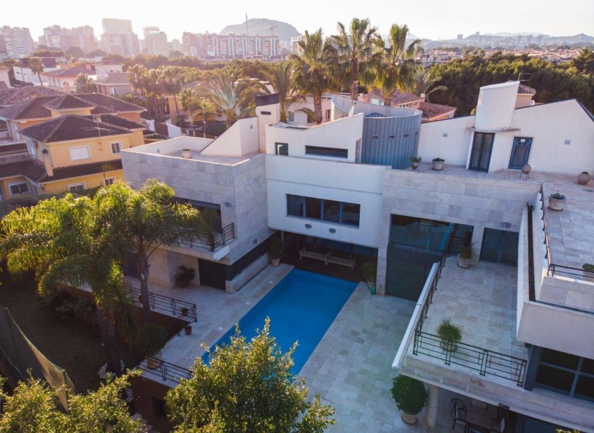 Resale - Chalet - Alicante - Playa de San Juan