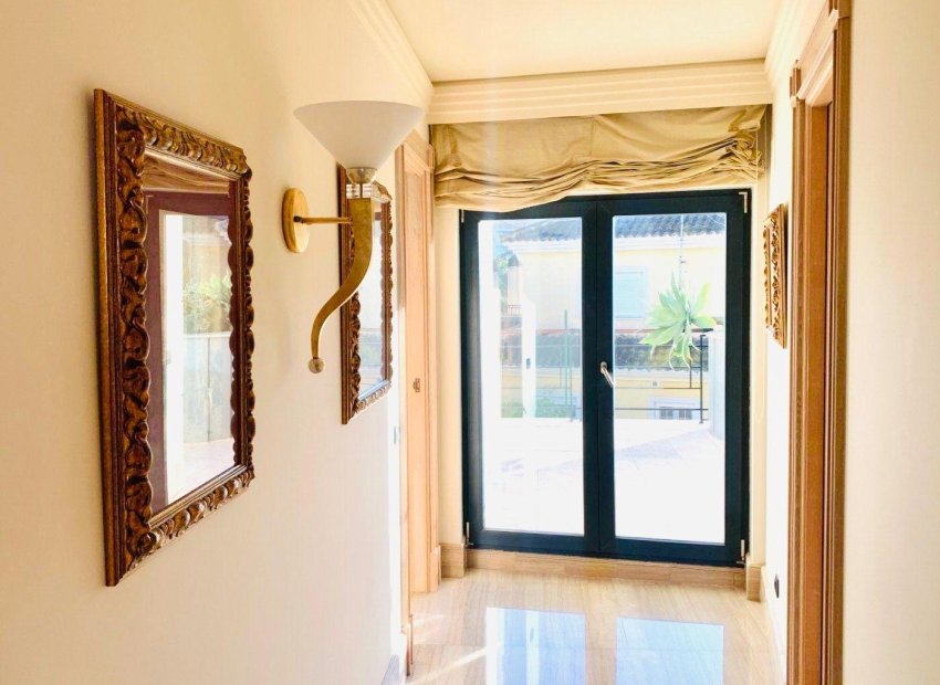 Resale - Chalet - Alicante - Playa de San Juan