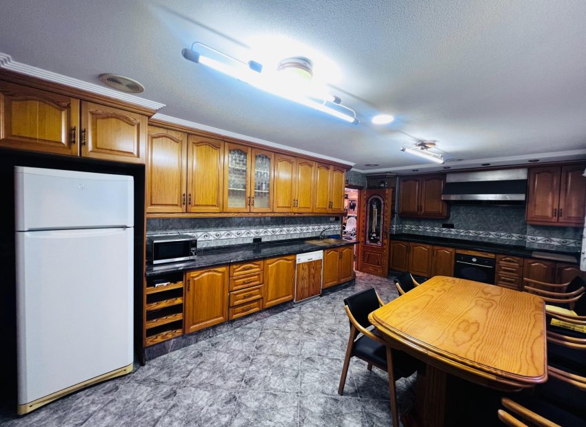 Resale - Chalet - Elche - Ciudad Jardin