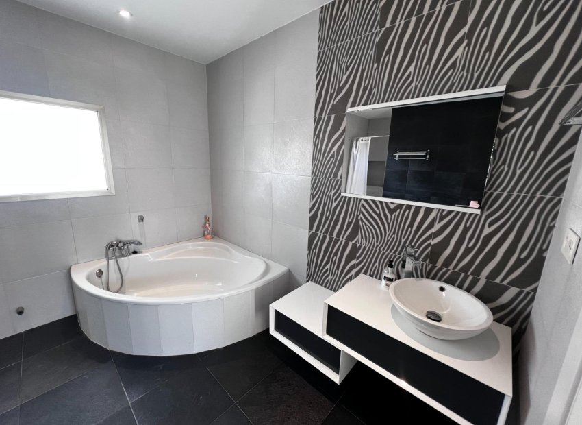 Resale - Chalet - Elche Pedanías - Peña las Águilas