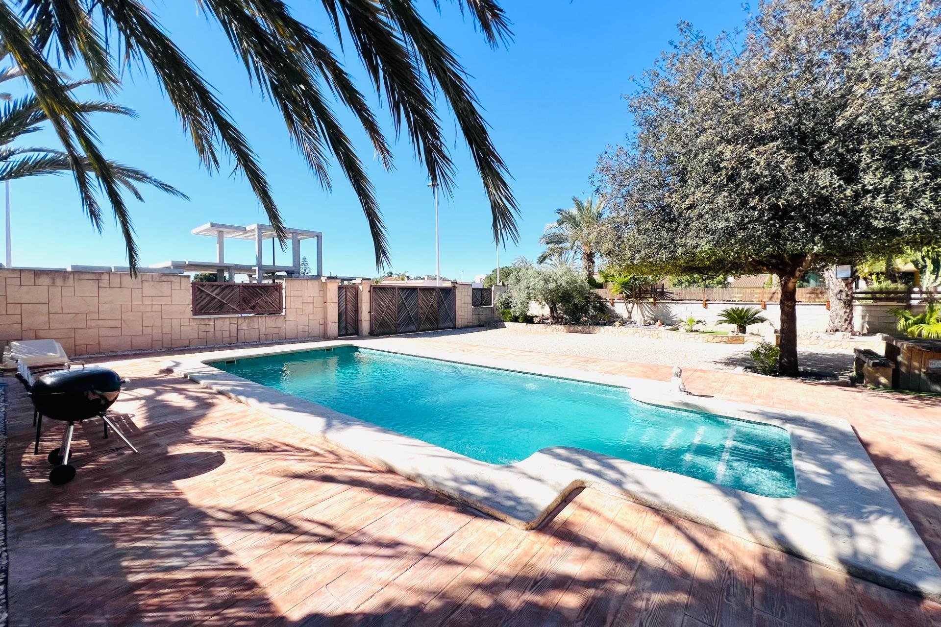 Resale - Chalet - Elche Pedanías - Valverde