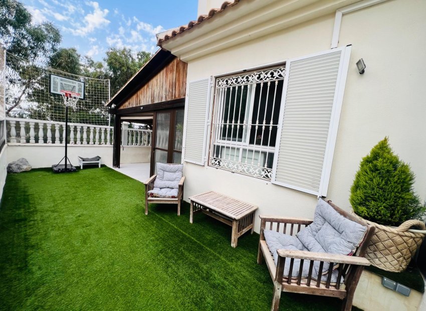 Resale - Chalet - Gran alacant - Avda. mediterraneo