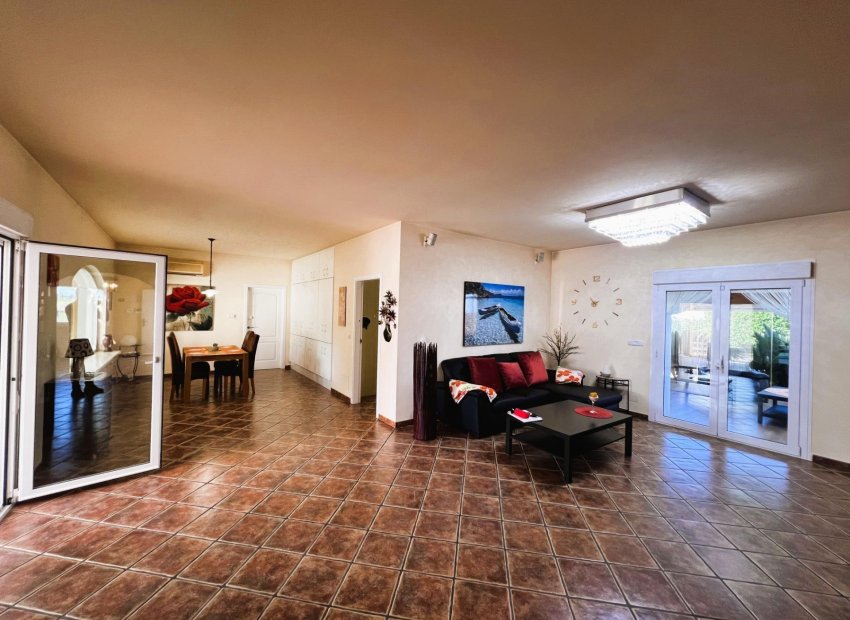 Resale - Chalet - Jacarilla