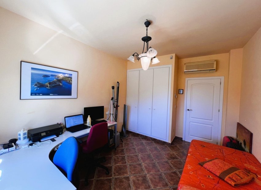 Resale - Chalet - Jacarilla