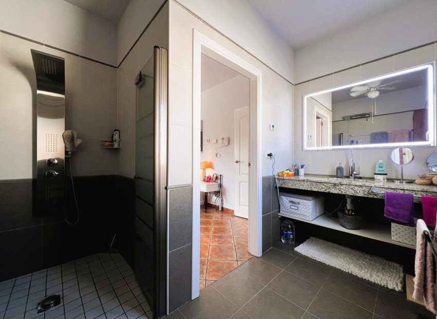 Resale - Chalet - Jacarilla