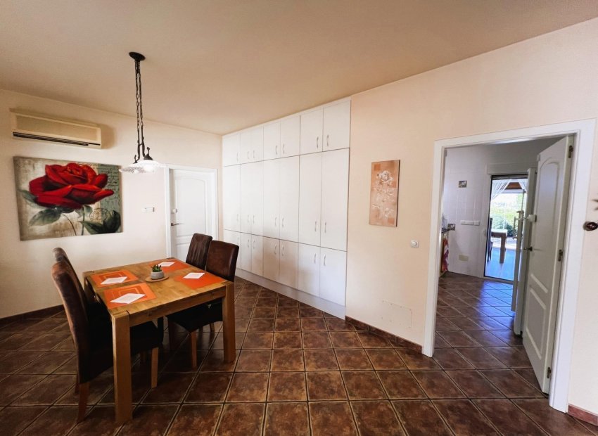 Resale - Chalet - Jacarilla