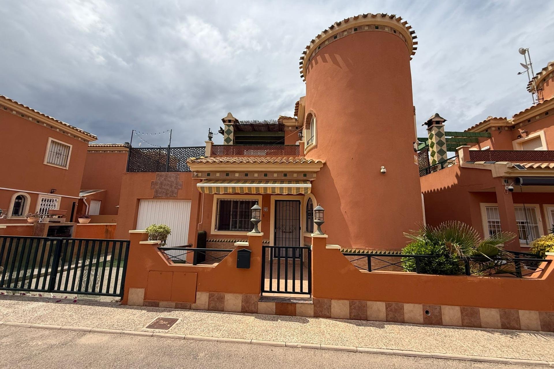 Resale - Chalet - Orihuela Costa - Playa Flamenca