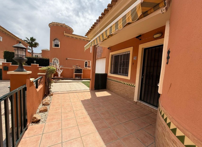 Resale - Chalet - Orihuela Costa - Playa Flamenca