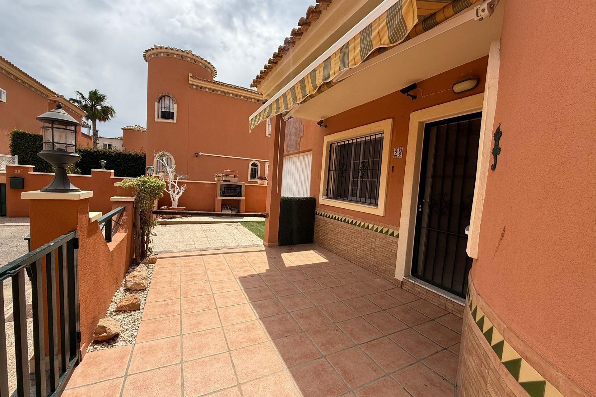 Resale - Chalet - Orihuela Costa - Playa Flamenca