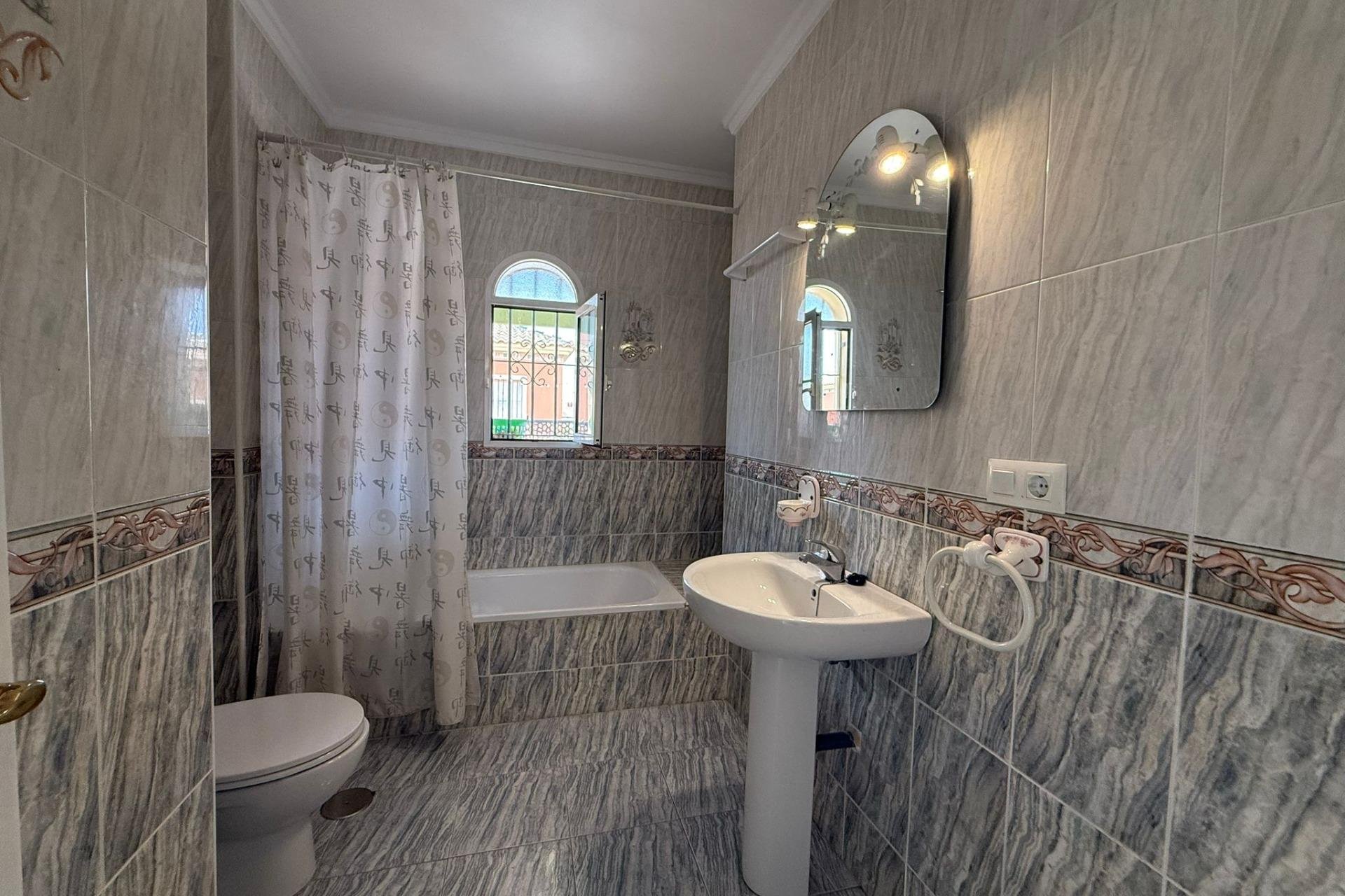 Resale - Chalet - Orihuela Costa - Playa Flamenca