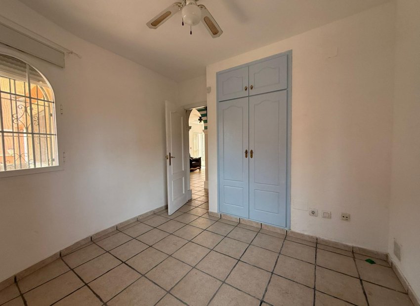 Resale - Chalet - Orihuela Costa - Playa Flamenca