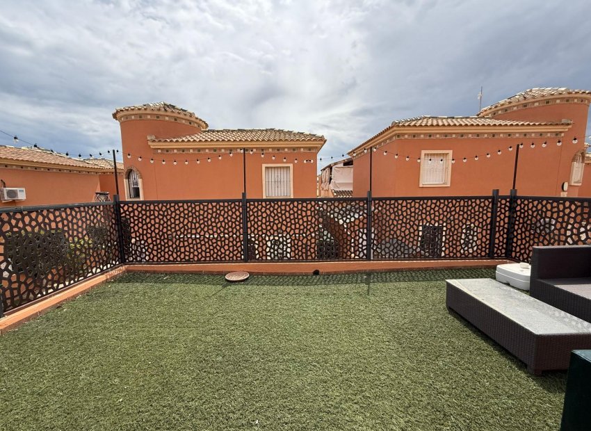 Resale - Chalet - Orihuela Costa - Playa Flamenca