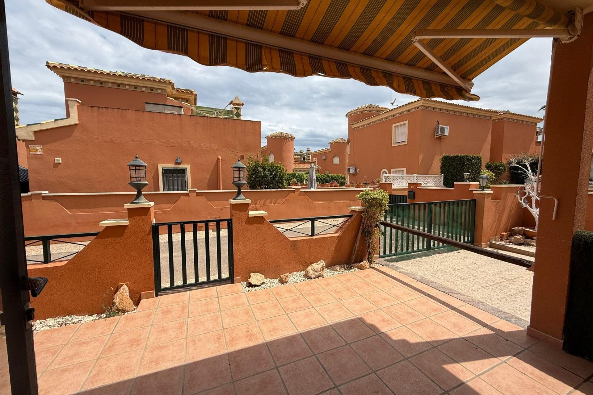 Resale - Chalet - Orihuela Costa - Playa Flamenca