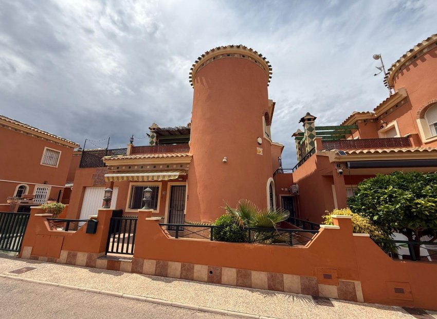 Resale - Chalet - Orihuela Costa - Playa Flamenca
