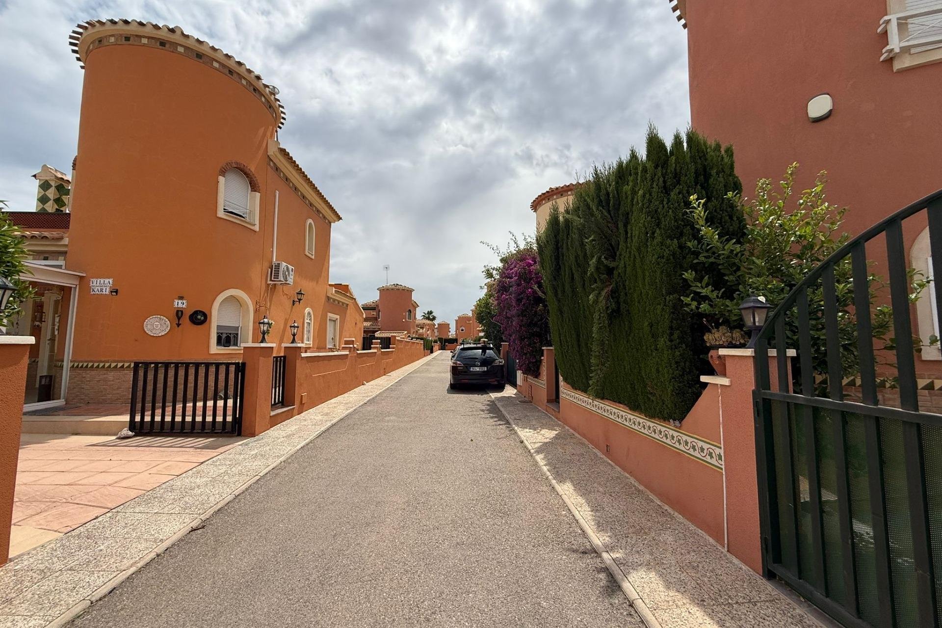 Resale - Chalet - Orihuela Costa - Playa Flamenca