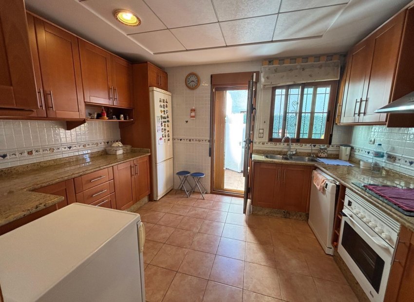 Resale - Chalet - Orihuela Costa - Punta Prima