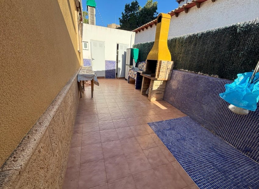 Resale - Chalet - Orihuela Costa - Punta Prima