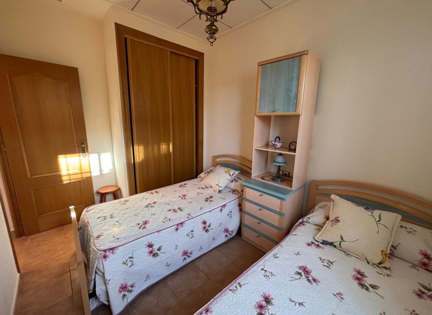 Resale - Chalet - Orihuela Costa - Punta Prima