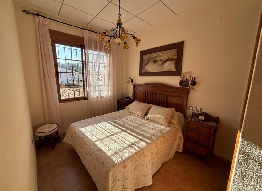 Resale - Chalet - Orihuela Costa - Punta Prima
