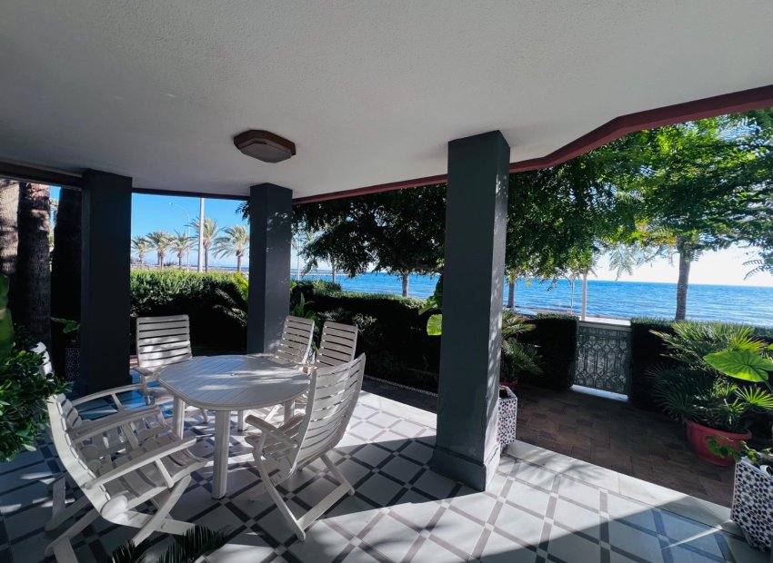 Resale - Chalet - Santa Pola - Santiago bernabeu