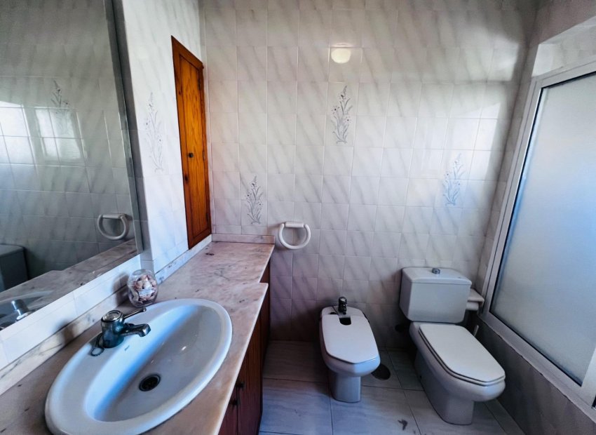 Resale - Chalet - Santa Pola - Santiago bernabeu