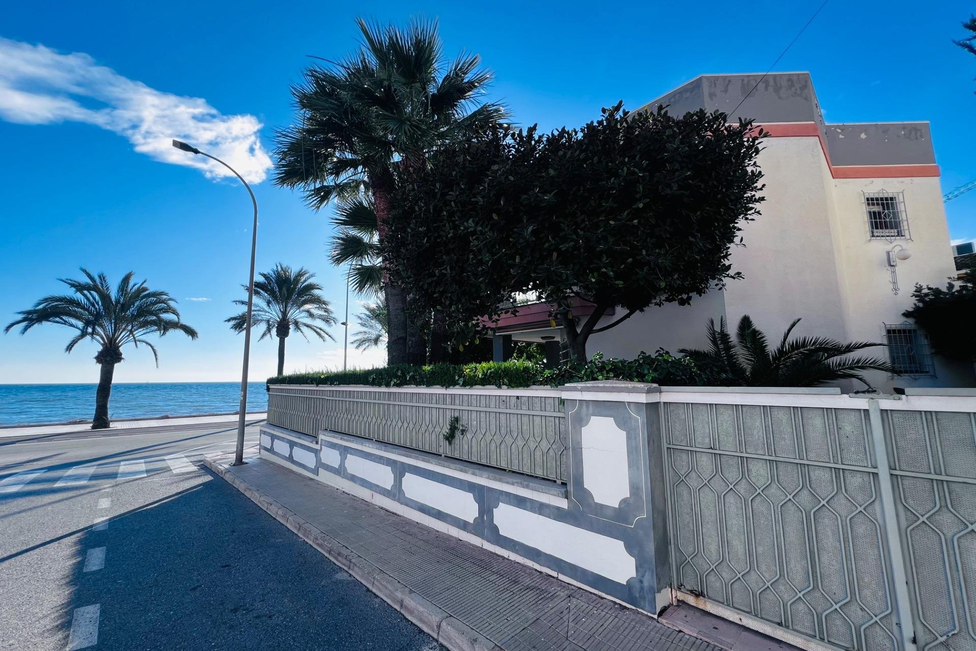 Resale - Chalet - Santa Pola - Santiago bernabeu