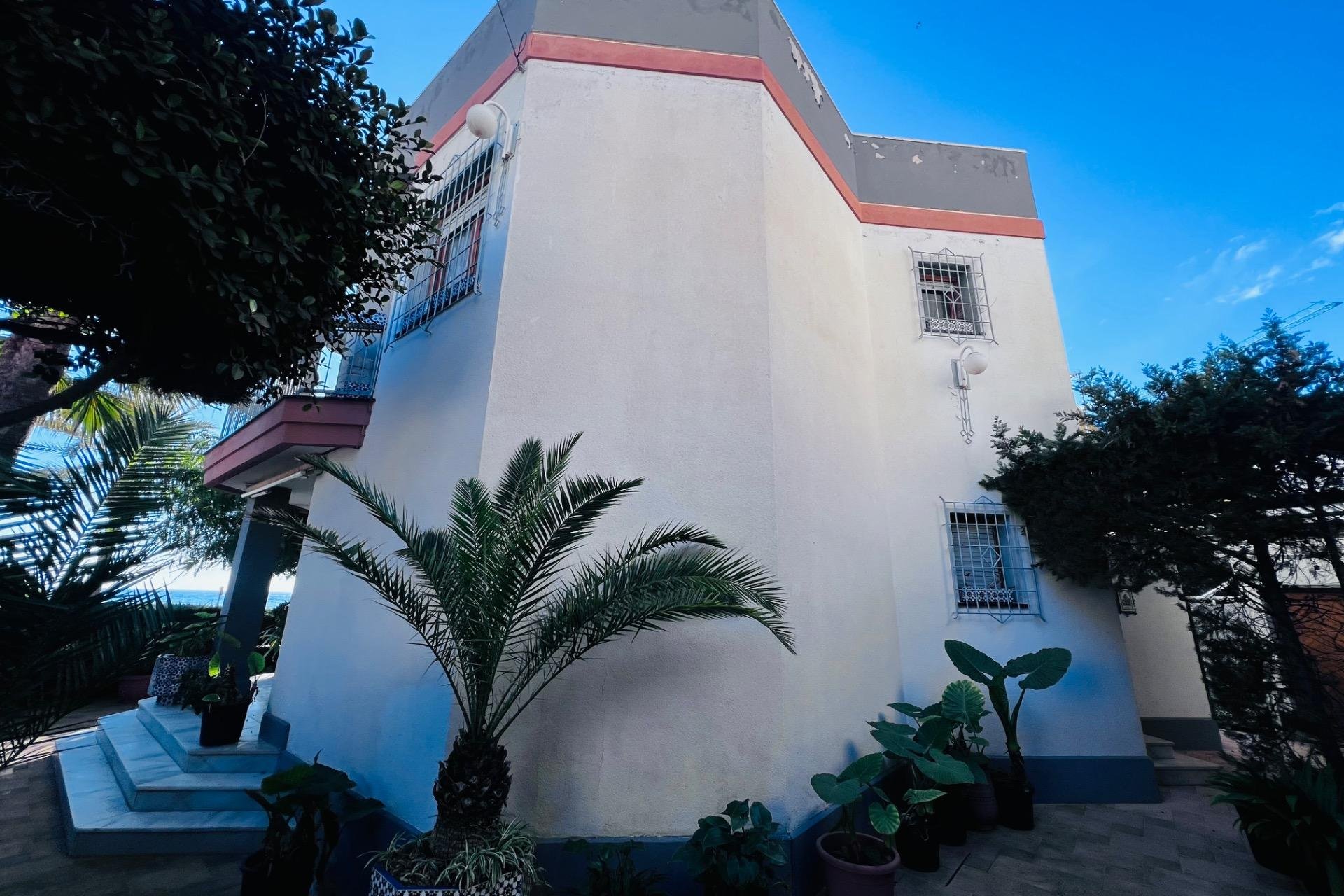 Resale - Chalet - Santa Pola - Santiago bernabeu