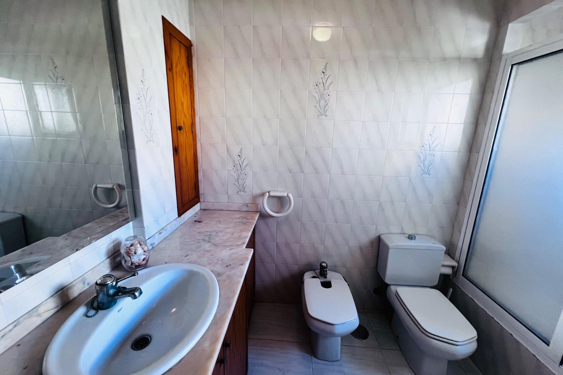 Resale - Chalet - Santa Pola - Santiago bernabeu