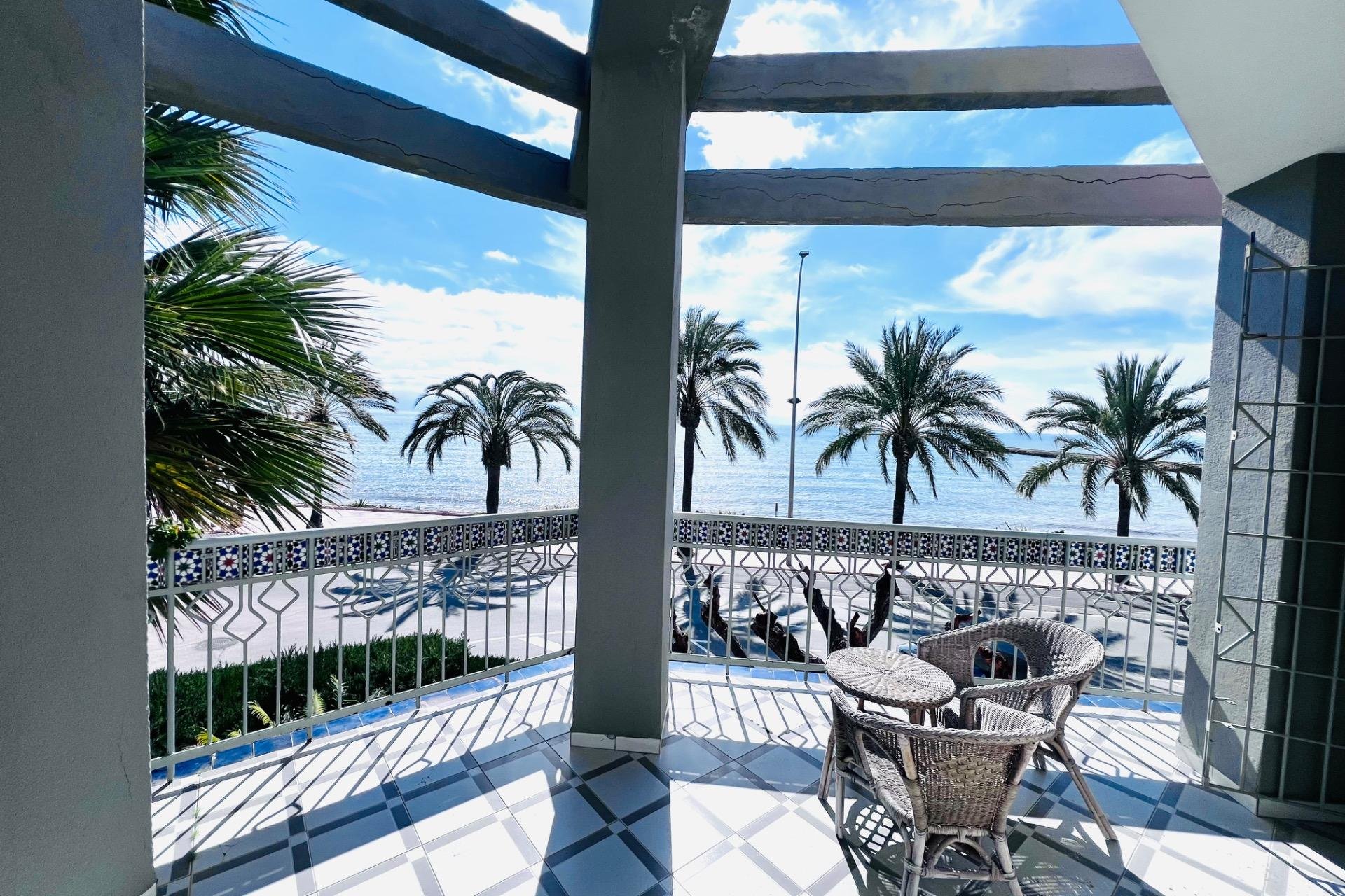 Resale - Chalet - Santa Pola - Santiago bernabeu