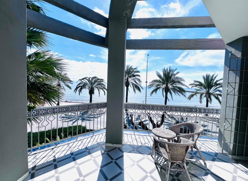 Resale - Chalet - Santa Pola - Santiago bernabeu