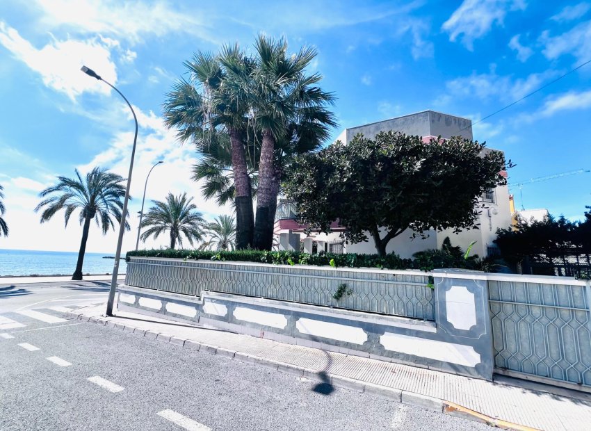 Resale - Chalet - Santa Pola - Santiago bernabeu