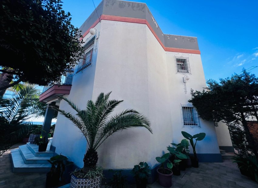 Resale - Chalet - Santa Pola - Santiago bernabeu