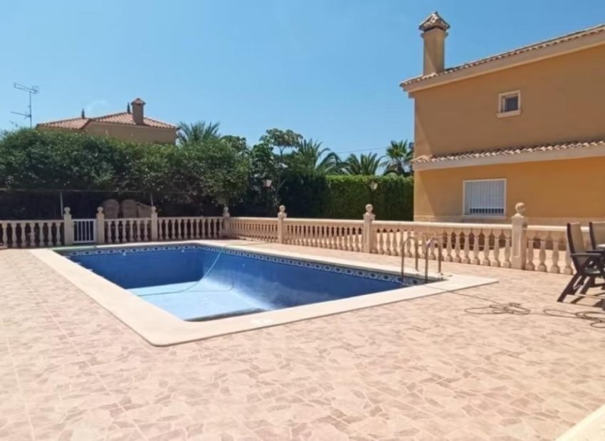 Resale - Chalet - Torrellano