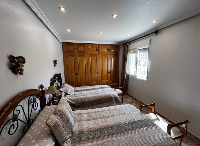 Resale - Chalet - Torrellano