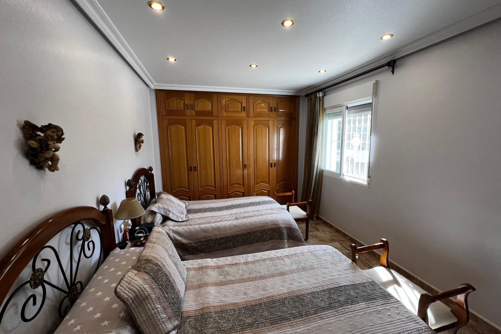 Resale - Chalet - Torrellano
