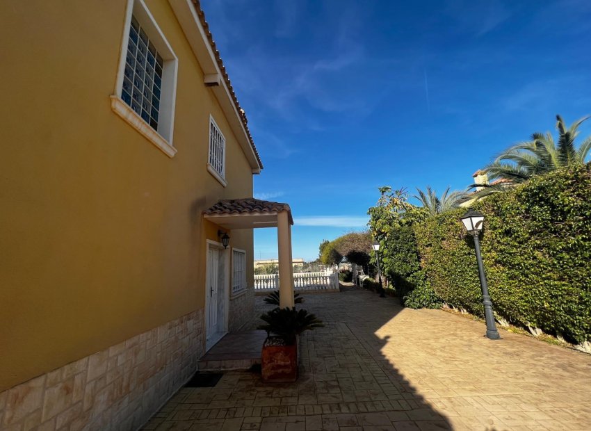 Resale - Chalet - Torrellano