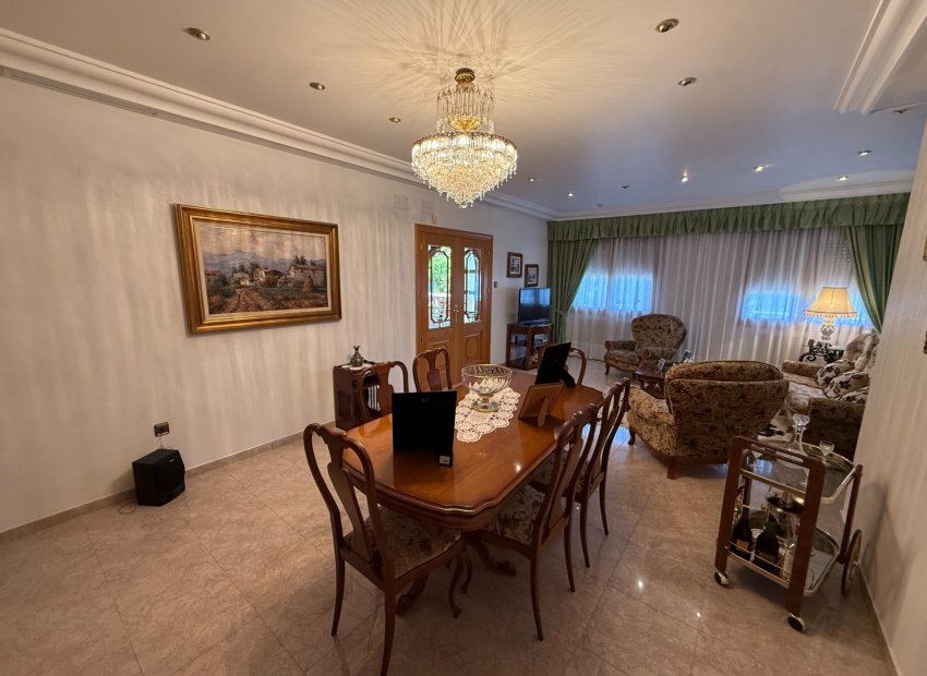 Resale - Chalet - Valverde (Alicante) - Valverde