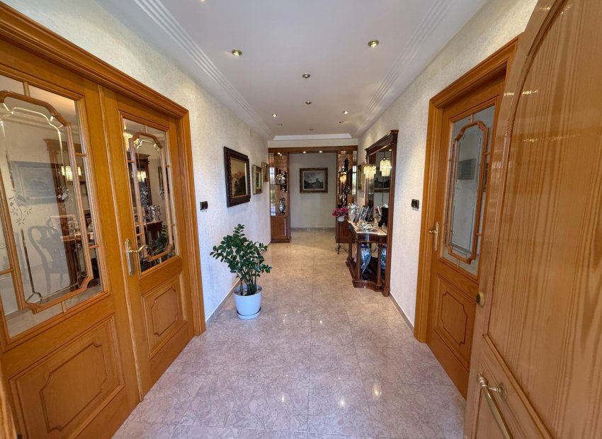 Resale - Chalet - Valverde (Alicante) - Valverde