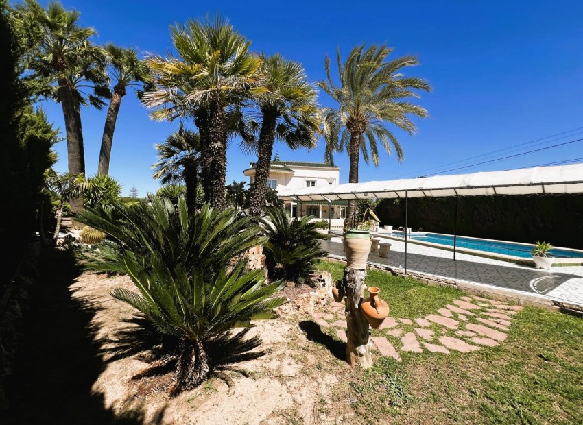 Resale - Chalet - Valverde (Alicante) - Valverde
