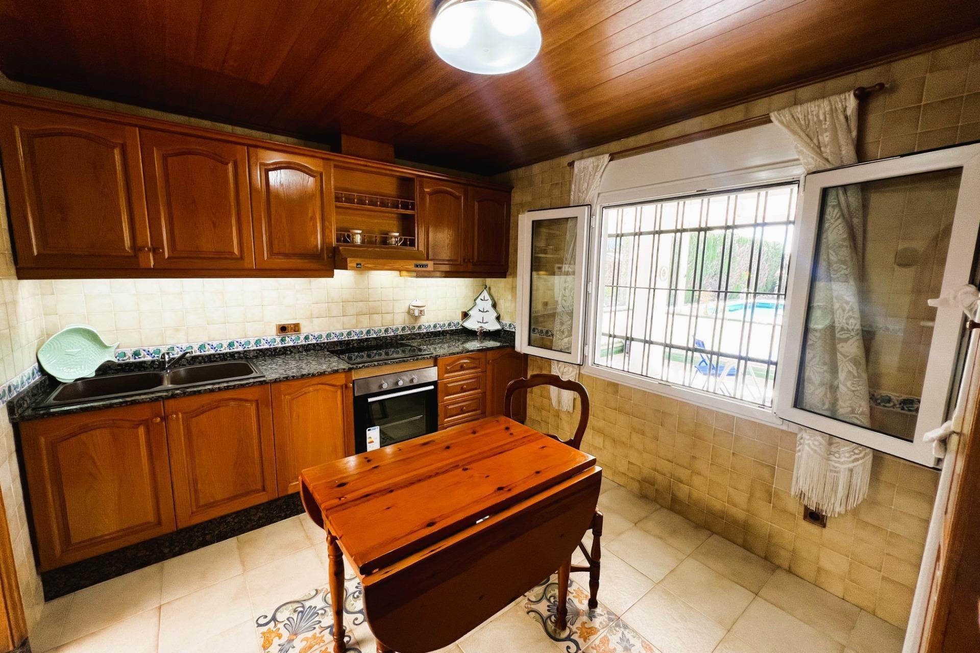 Resale - Chalet - Valverde (Alicante) - Valverde