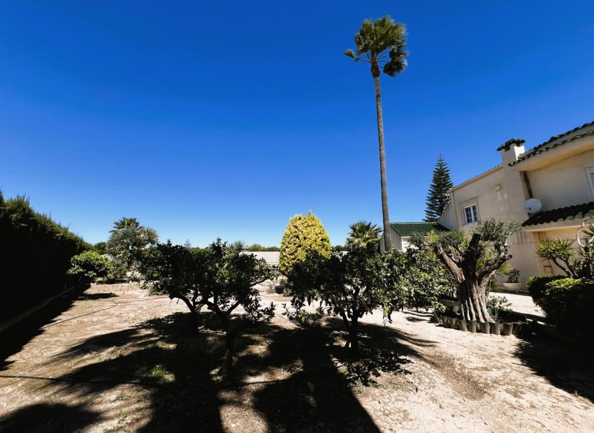 Resale - Chalet - Valverde (Alicante) - Valverde