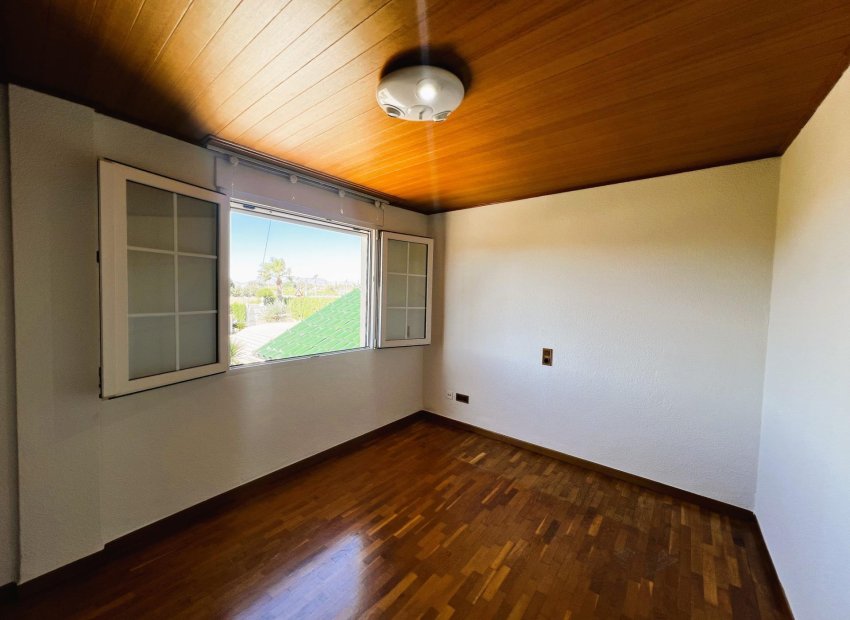 Resale - Chalet - Valverde (Alicante) - Valverde