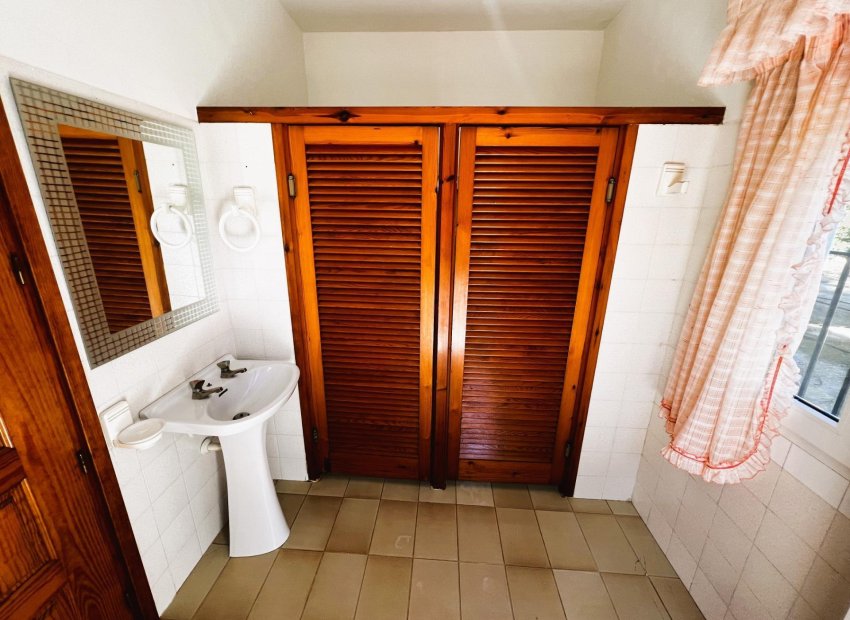 Resale - Chalet - Valverde (Alicante) - Valverde