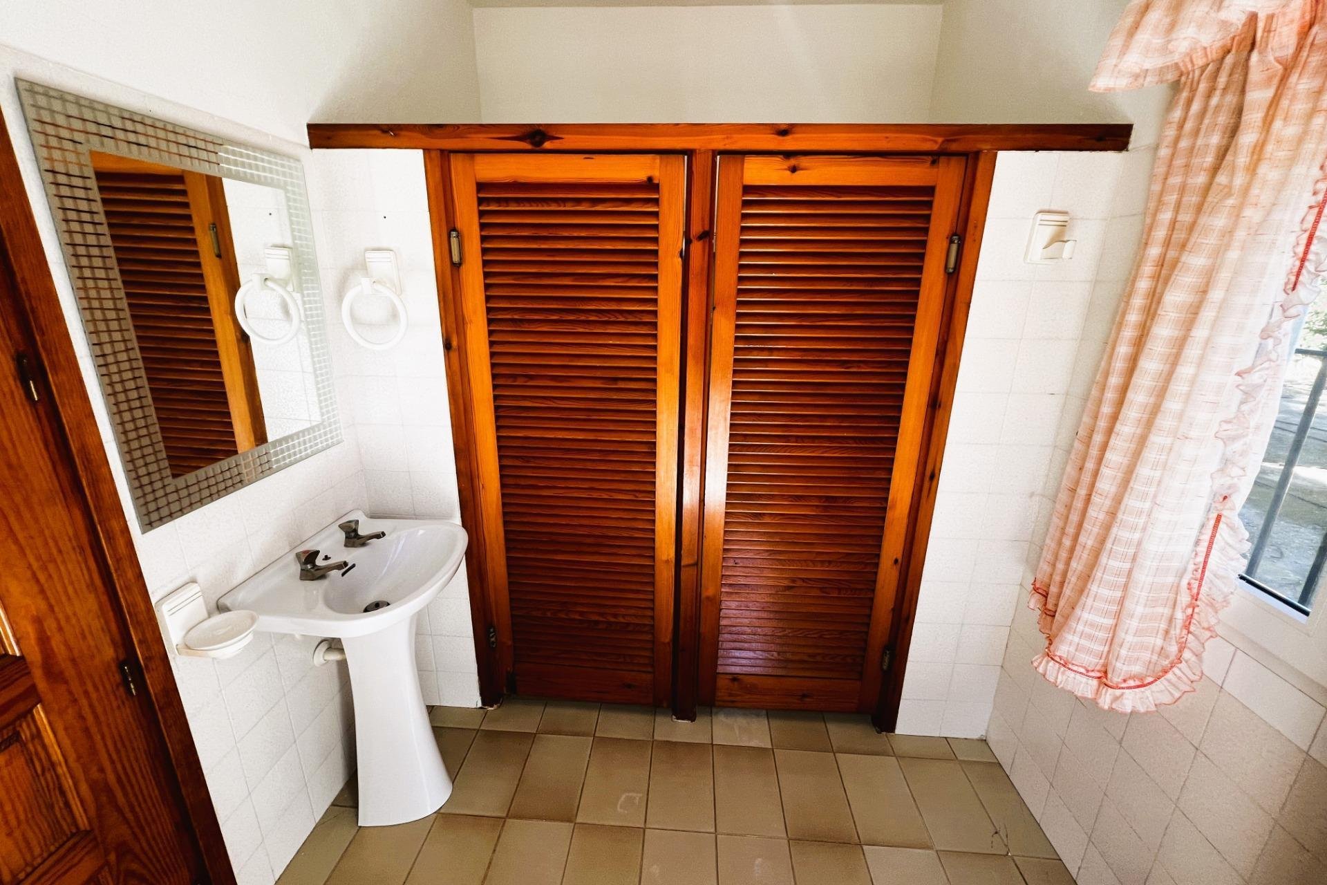 Resale - Chalet - Valverde (Alicante) - Valverde