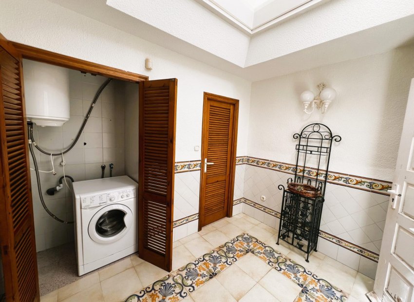 Resale - Chalet - Valverde (Alicante) - Valverde