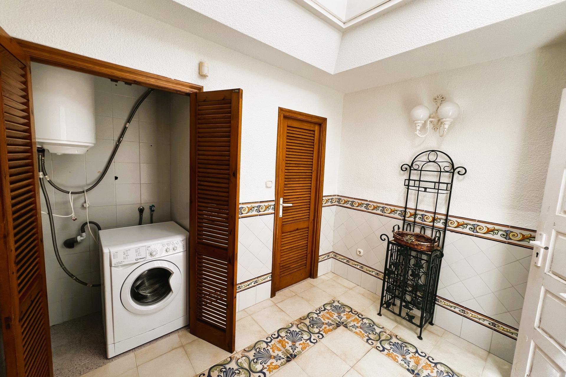 Resale - Chalet - Valverde (Alicante) - Valverde